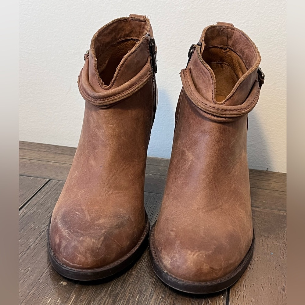 Frye Jenny Seam Booties Womens size 6 Made in Mexico - Picture 2 of 9
